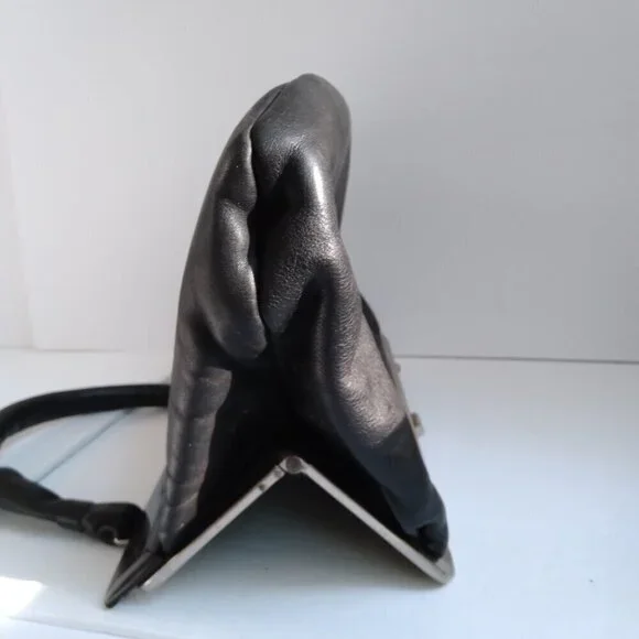 Unique Vintage Black Leather Satchel/Shoulder Frame Bag wth Chic Sleek Features - Picture 13 of 15